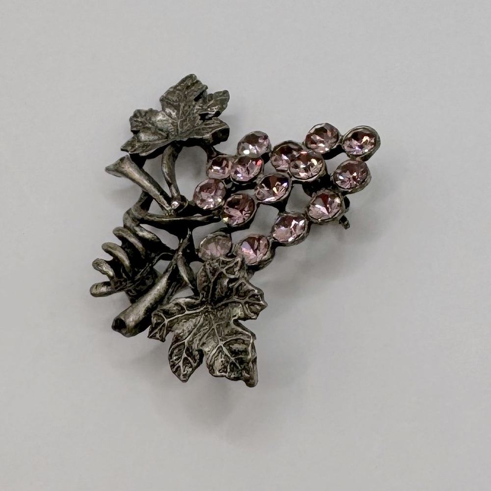 LIA Vintage Crystal Grapes Brooch - Picture 5 of 9